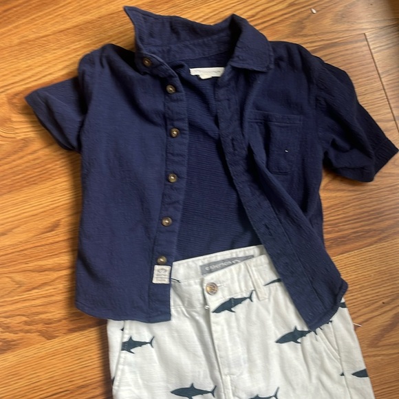 Boys gently worn summer outfit (top and shorts). Size 5 - Picture 1 of 3